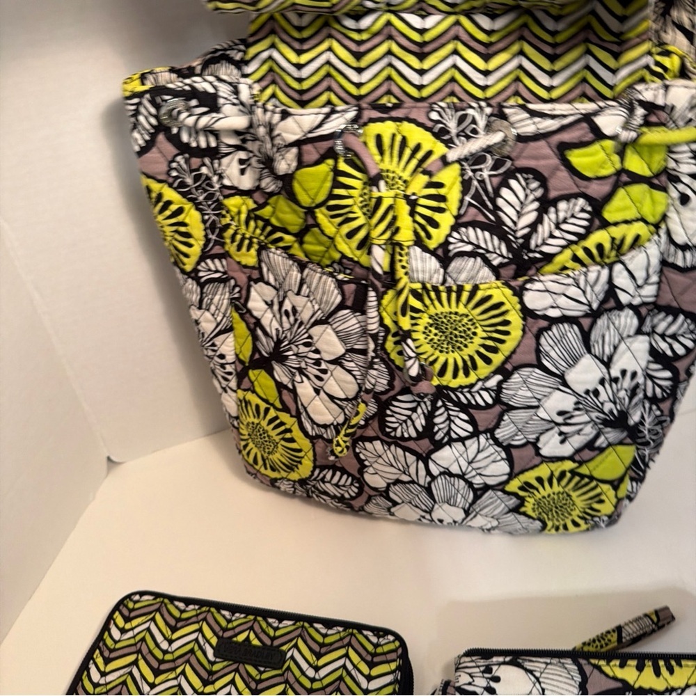 Vera Bradley Change it Up Backpack Tote:Wallet:Wristlet Retired Island Bloom - Picture 13 of 16
